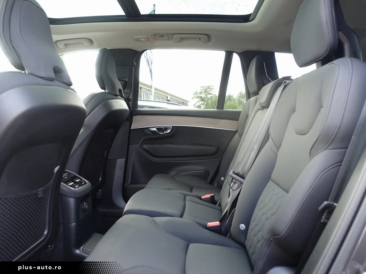 VOLVO XC90 Plus Dark T8 AWD Plug-in HUD Pano H&K 360