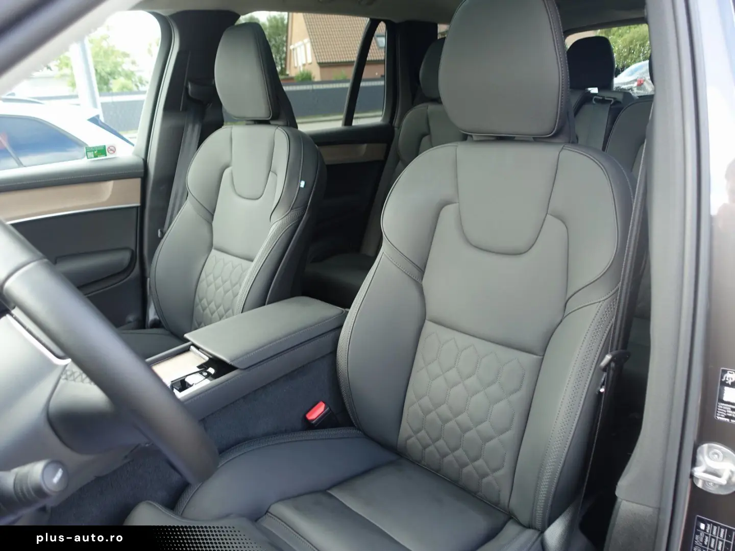VOLVO XC90 Plus Dark T8 AWD Plug-in HUD Pano H&K 360