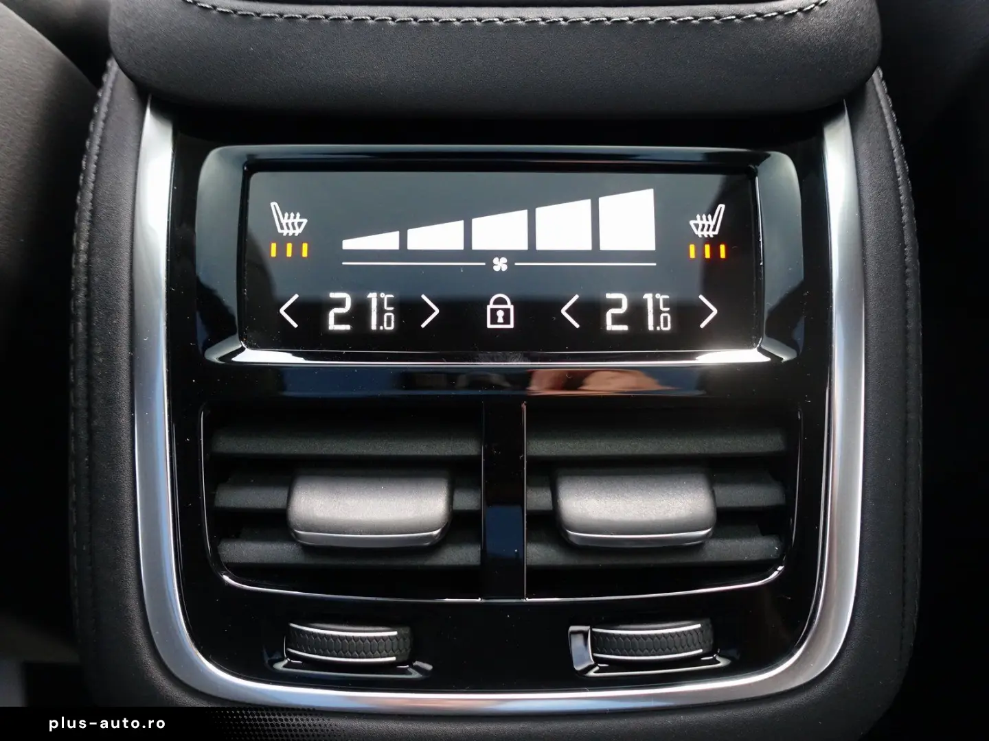 VOLVO XC90 Plus Dark T8 AWD Plug-in HUD Pano H&K 360