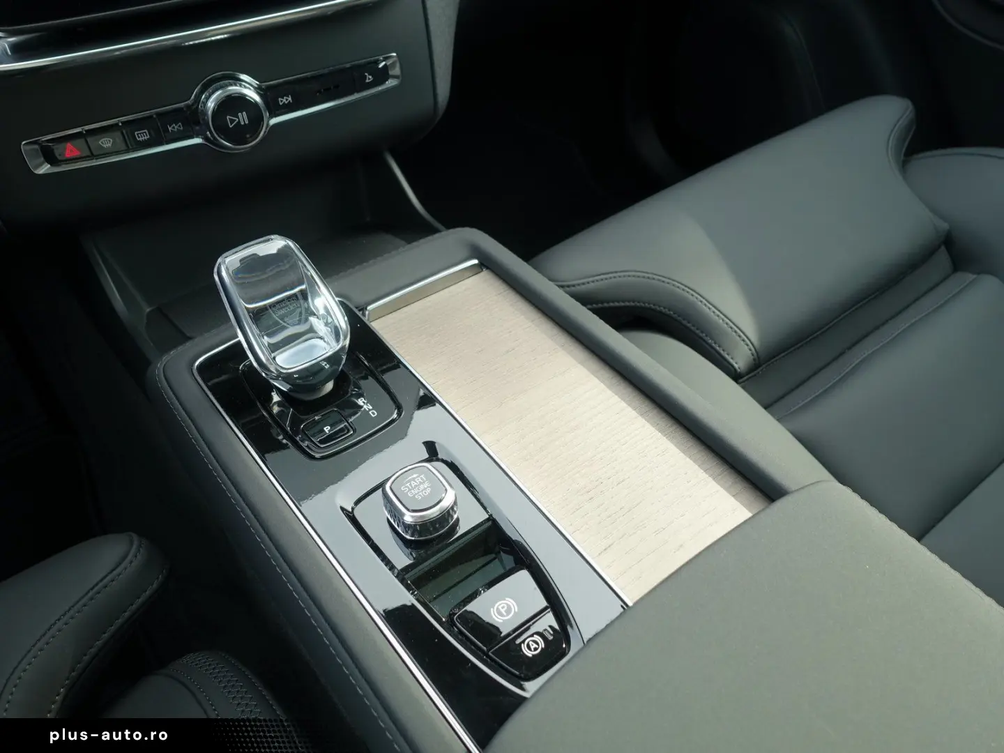 VOLVO XC90 Ultra Bright T8 AWD Plug-in Hybrid HUD PANO
