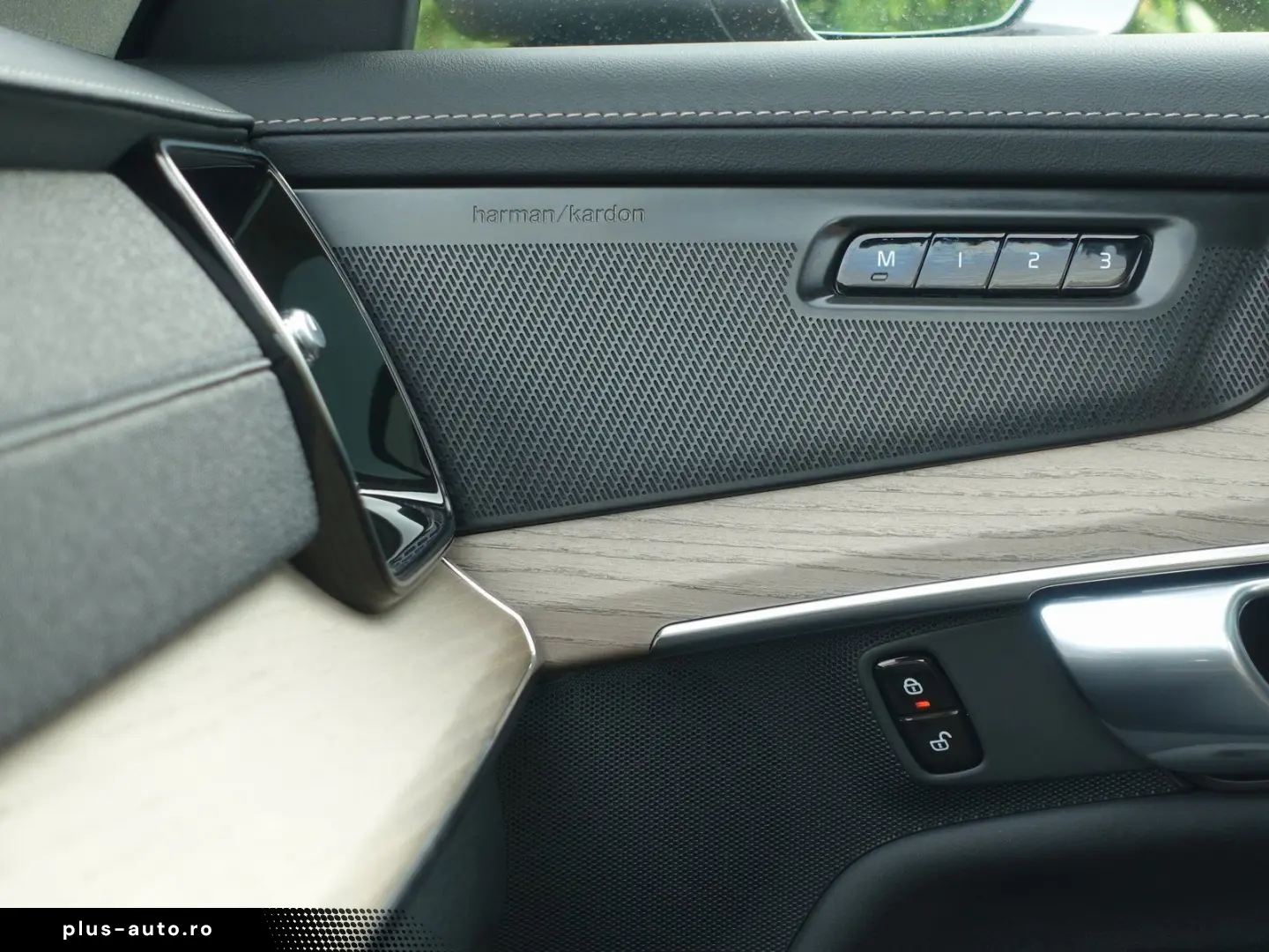 VOLVO XC90 Ultra Bright T8 AWD Plug-in Hybrid HUD PANO