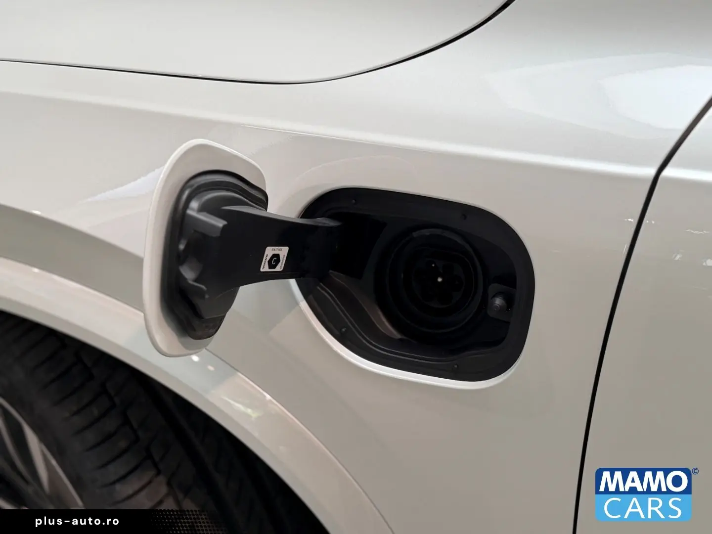 VOLVO XC90 T8 AWD Plus Dark FACELIFT HUD PANO ACC 360