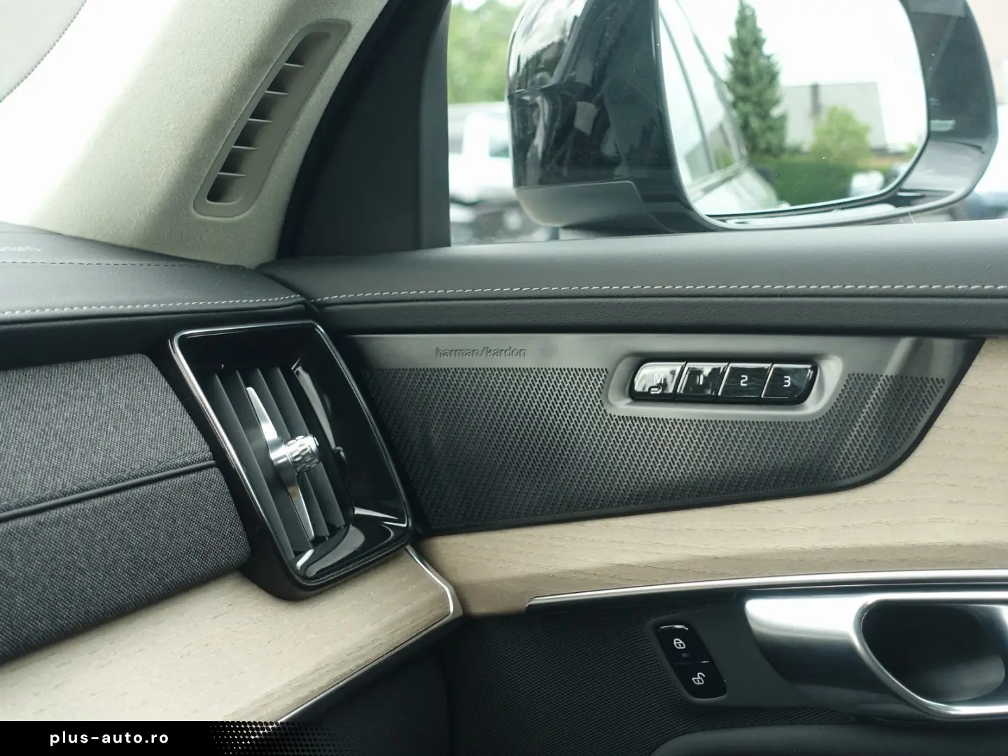 VOLVO XC90 Ultra T8 AWD Plug-in Hybrid HUD H&K PANO