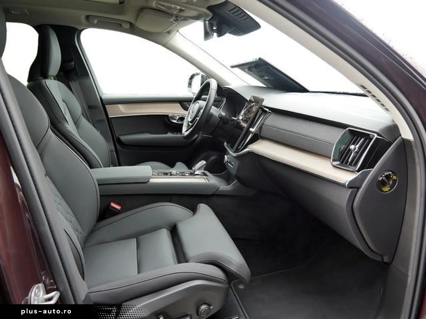 VOLVO XC90 T8 Plus Dark Recharge Plug-In Hybrid AWD