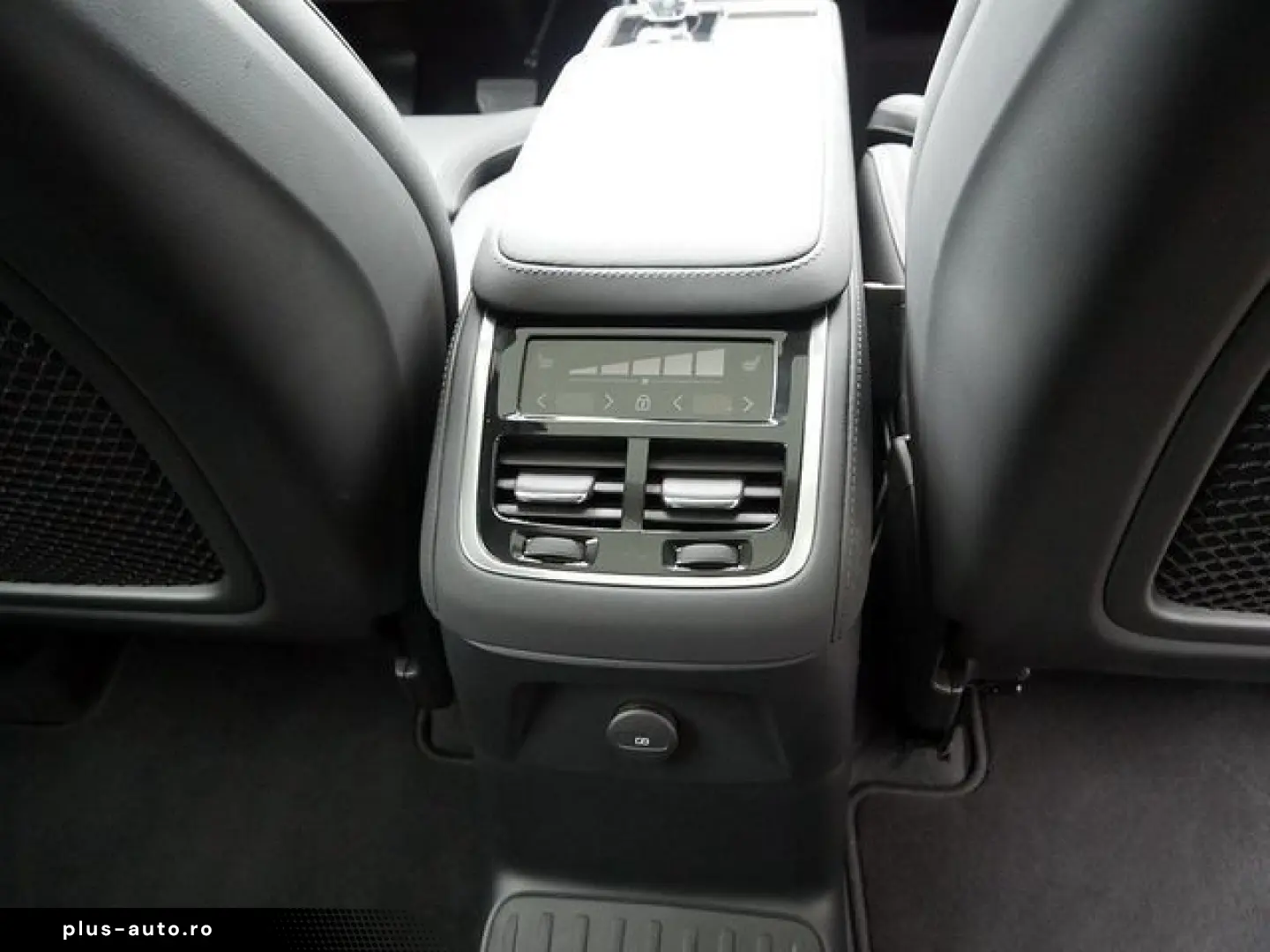 VOLVO XC90 T8 Plus Dark Recharge Plug-In Hybrid AWD