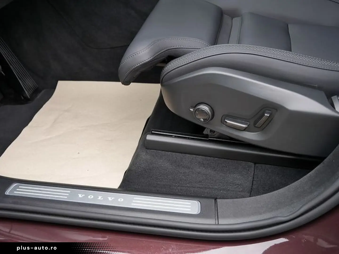 VOLVO XC90 T8 Plus Dark Recharge Plug-In Hybrid AWD