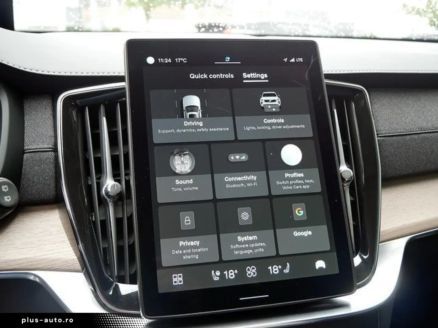 VOLVO XC90 T8 Plus Dark Recharge Plug-In Hybrid AWD