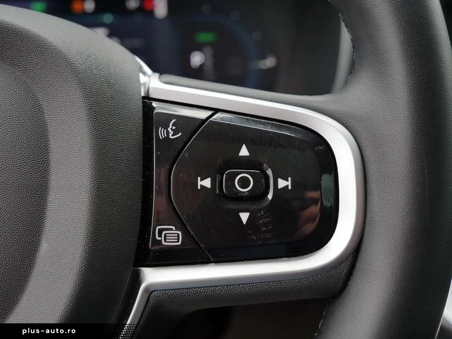 VOLVO XC90 T8 Plus Dark Recharge Plug-In Hybrid AWD