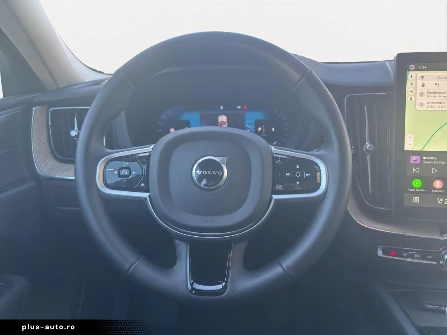 VOLVO XC60 B5 Plus Dark 360  H K PANO LED 19