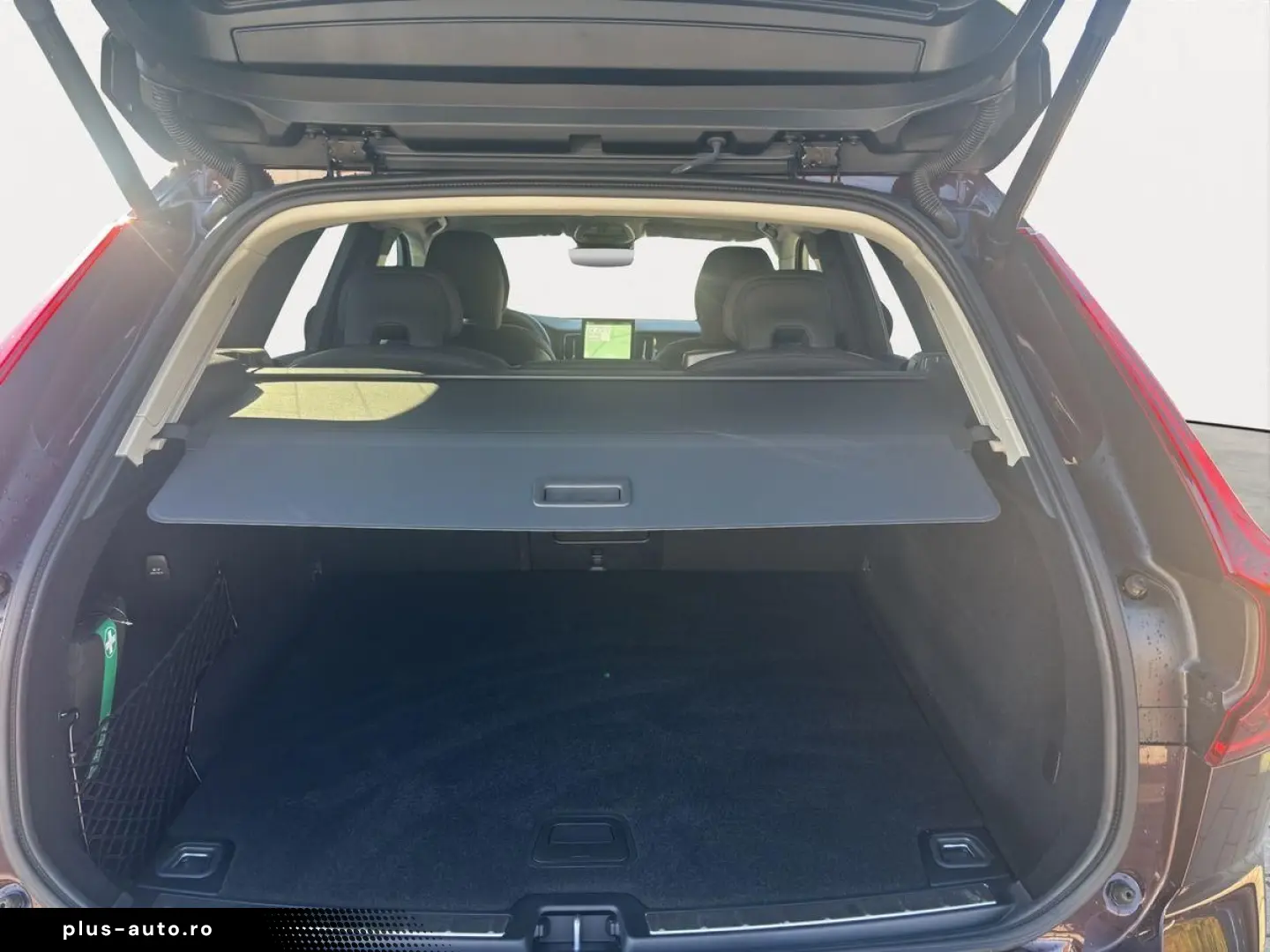 VOLVO XC60 B5 Plus Dark 360  H K PANO LED 19