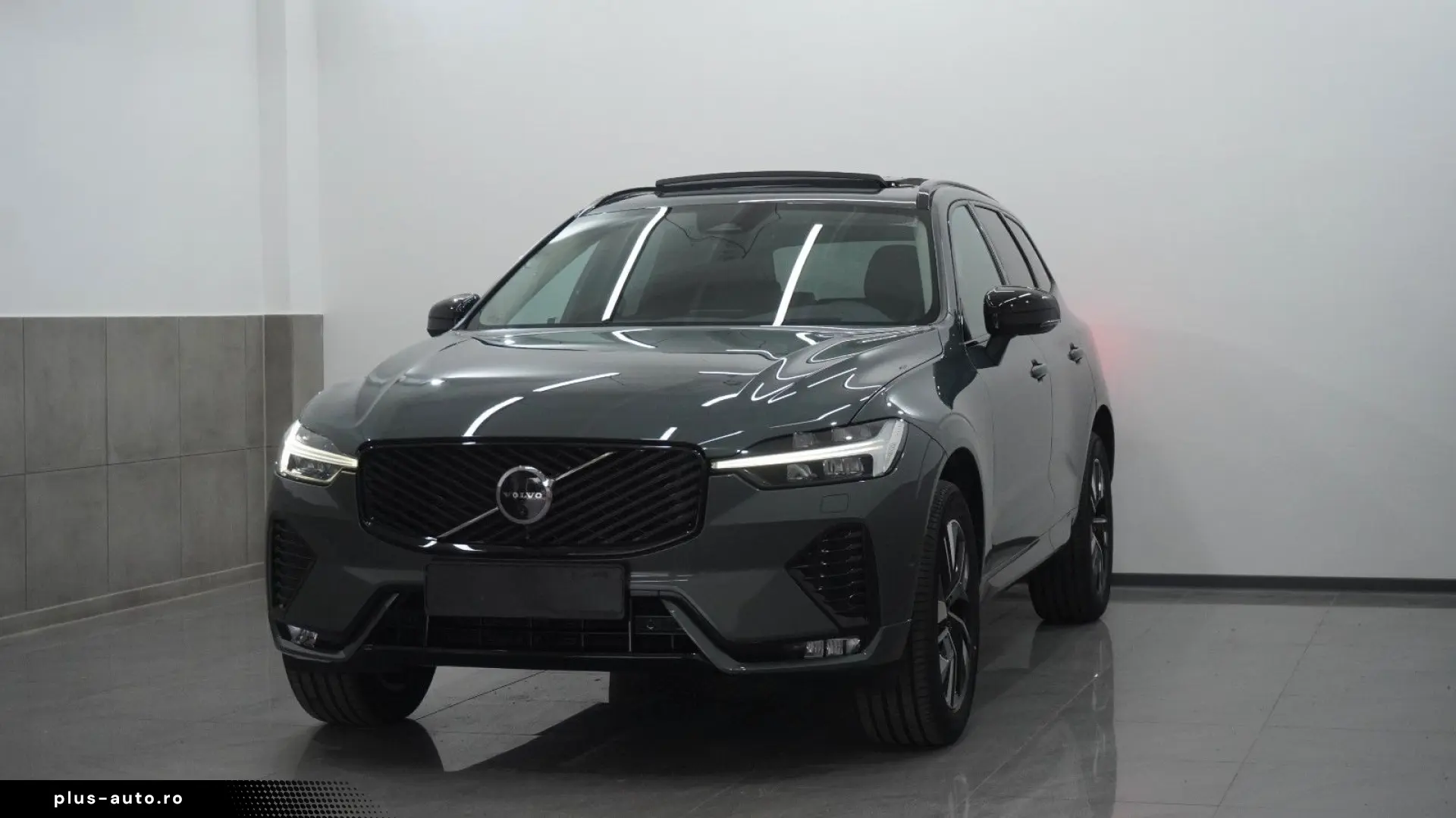 VOLVO XC60 B5 Plus Dark AWD NewMod Pano 360  HuD Pilot