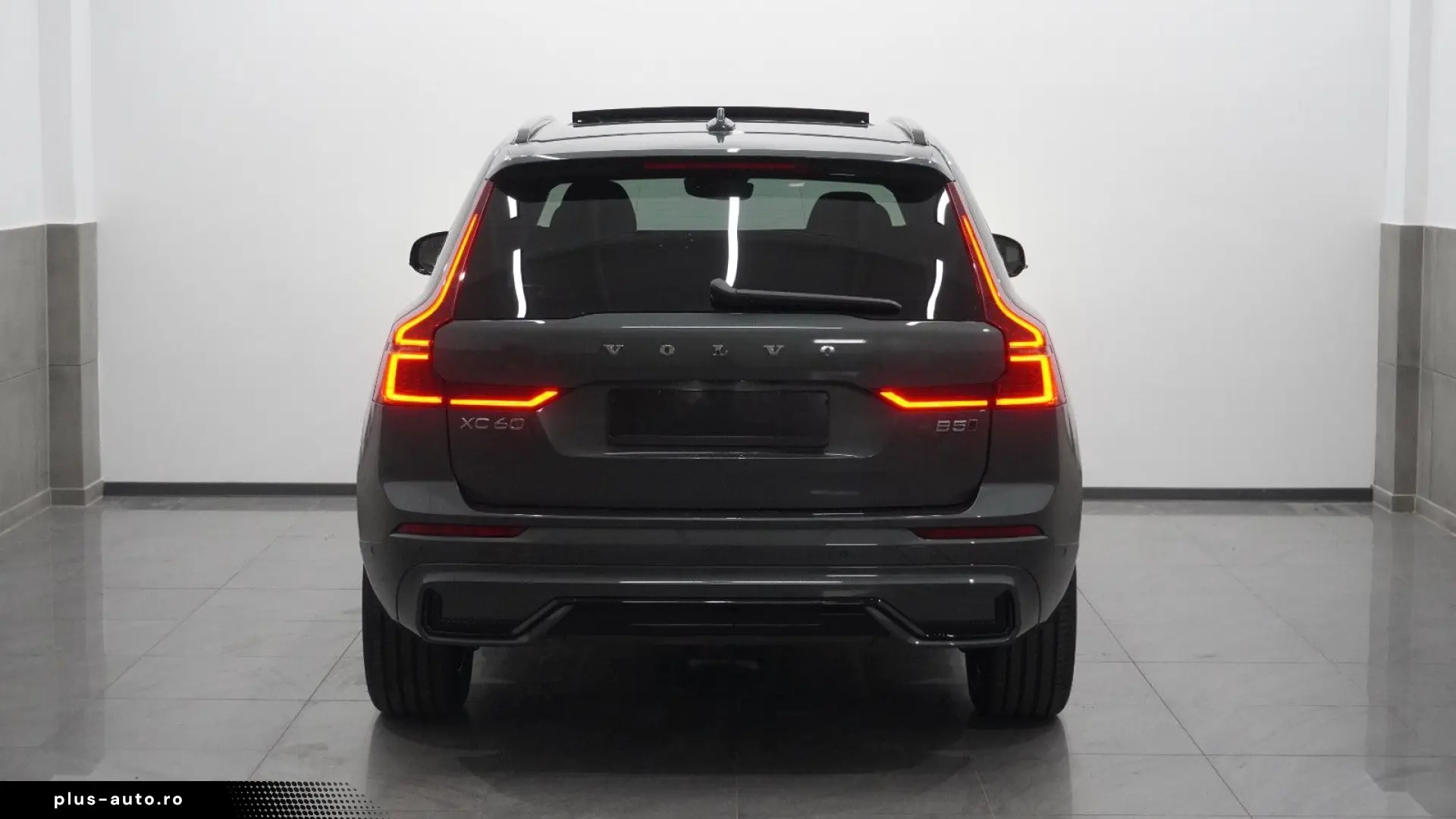 VOLVO XC60 B5 Plus Dark AWD NewMod Pano 360  HuD Pilot