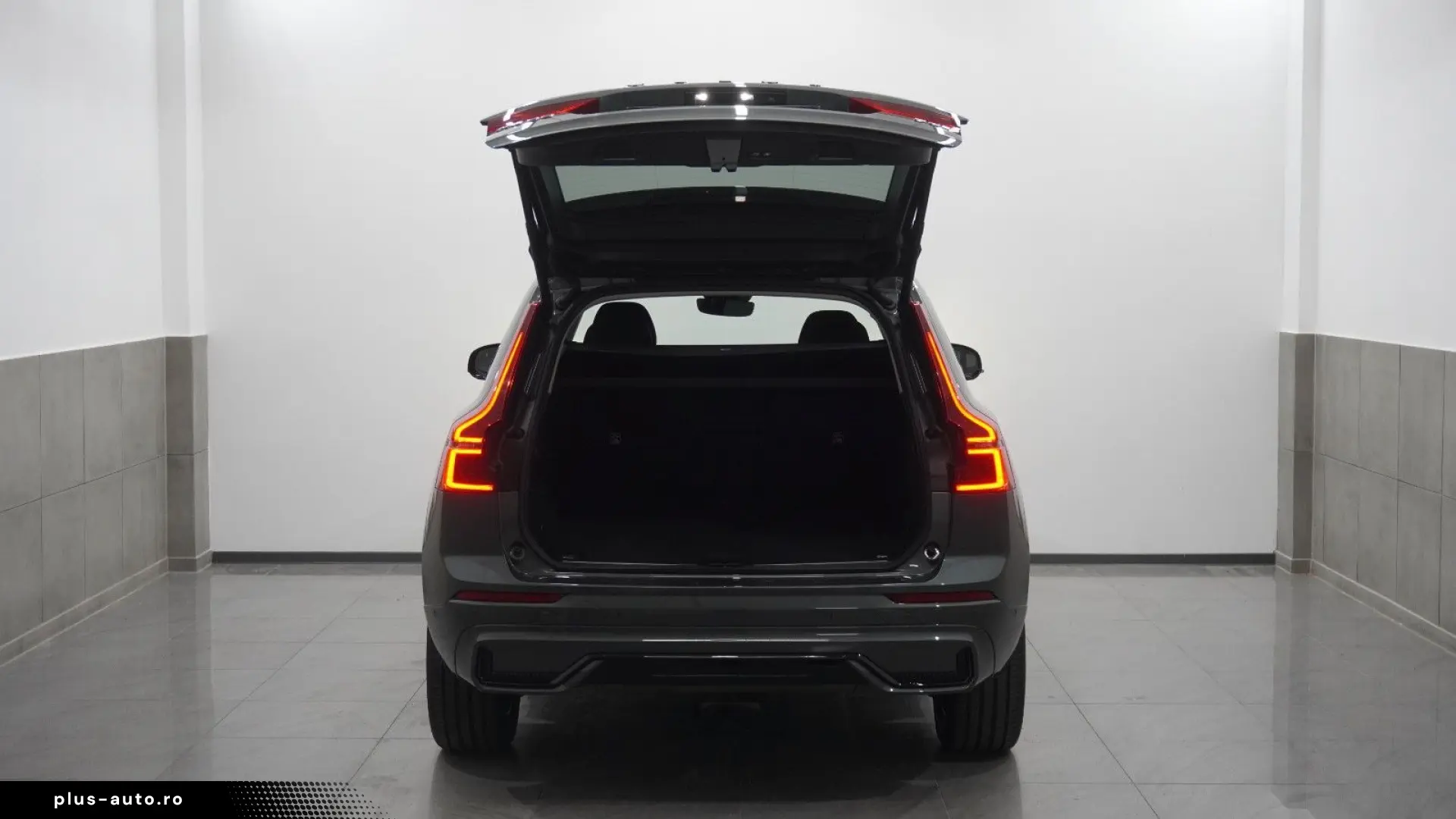 VOLVO XC60 B5 Plus Dark AWD NewMod Pano 360  HuD Pilot
