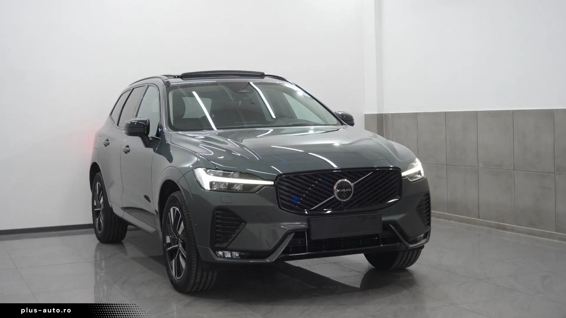 VOLVO XC60 B5 Plus Dark AWD NewMod Pano 360  HuD Pilot