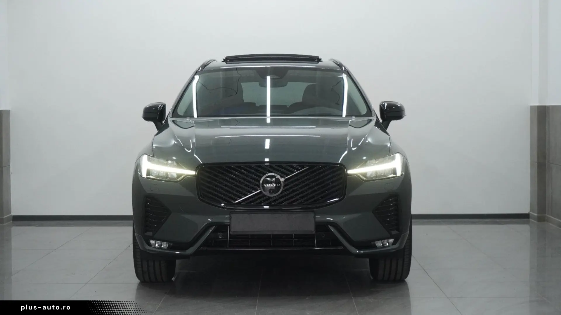 VOLVO XC60 B5 Plus Dark AWD NewMod Pano 360  HuD Pilot