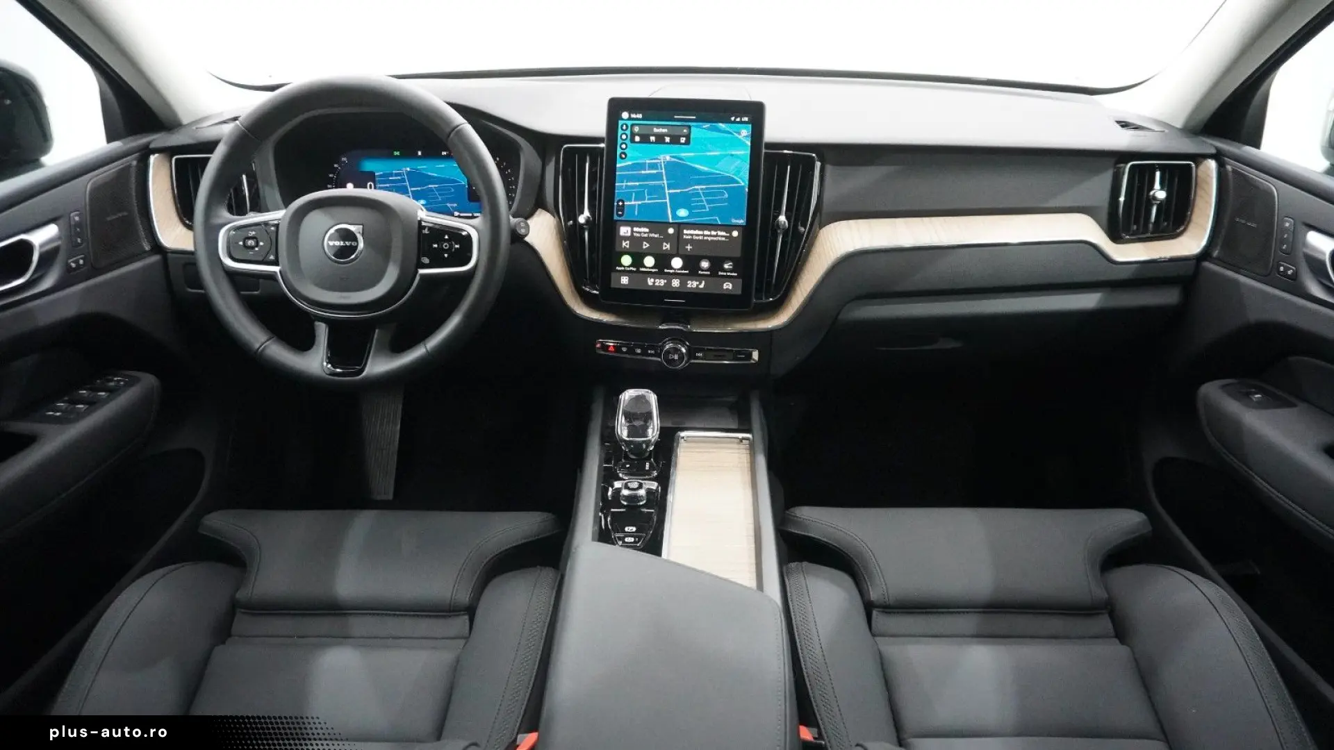 VOLVO XC60 B5 Plus Dark AWD NewMod Pano 360  HuD Pilot