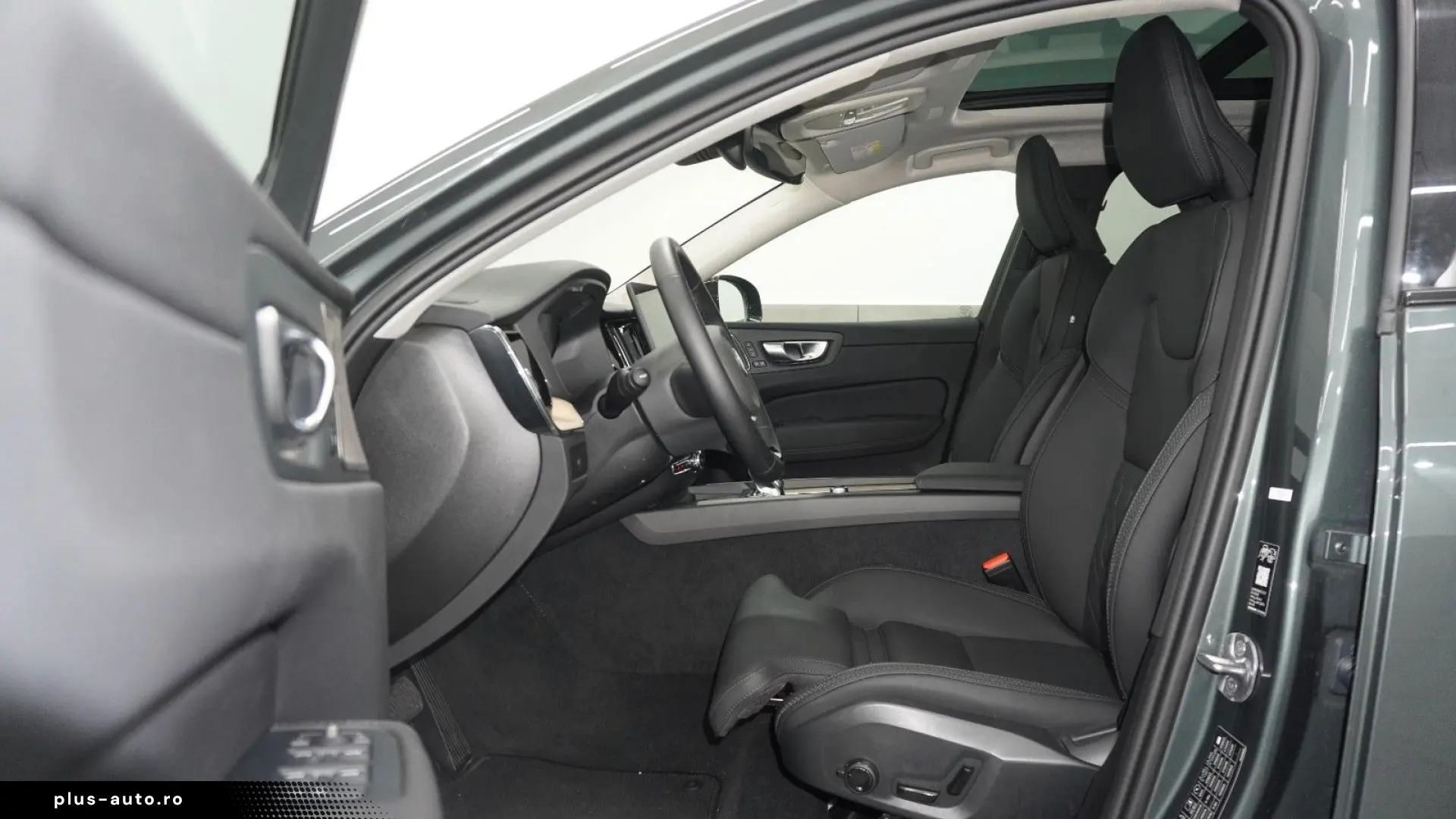 VOLVO XC60 B5 Plus Dark AWD NewMod Pano 360  HuD Pilot