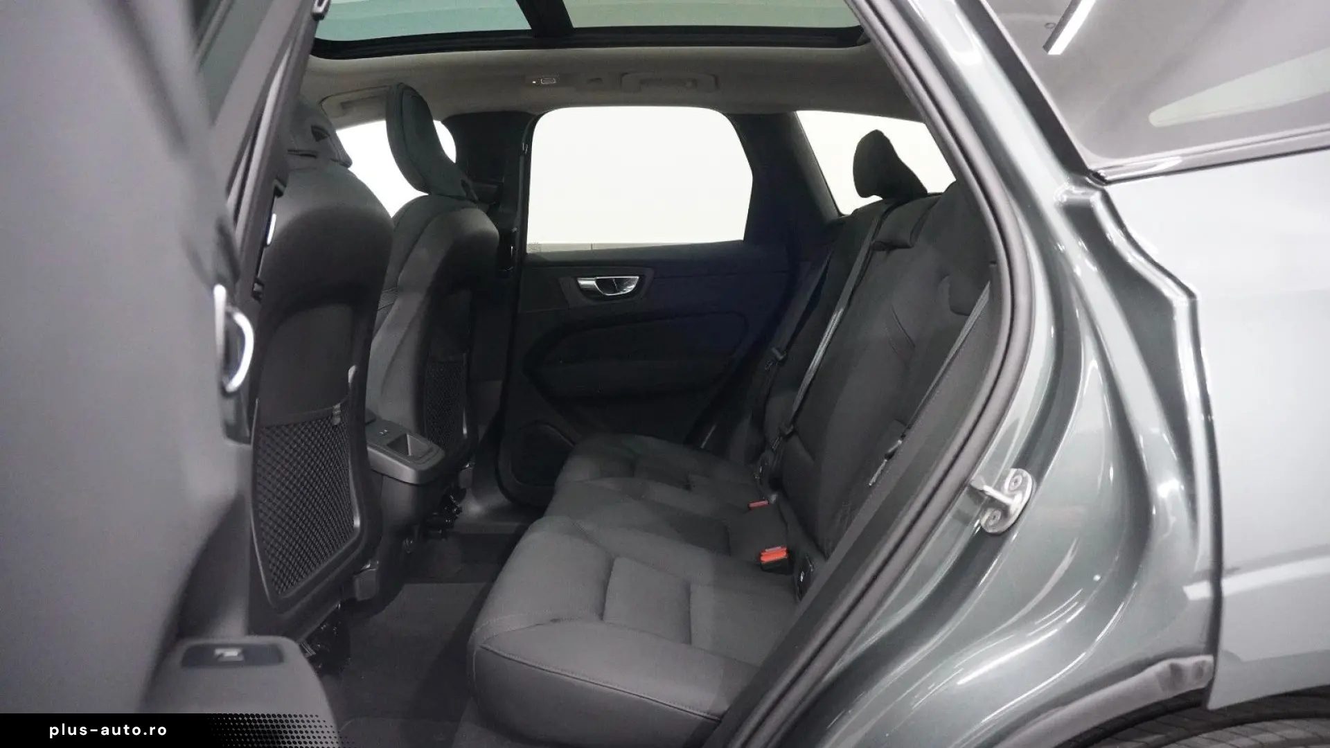 VOLVO XC60 B5 Plus Dark AWD NewMod Pano 360  HuD Pilot