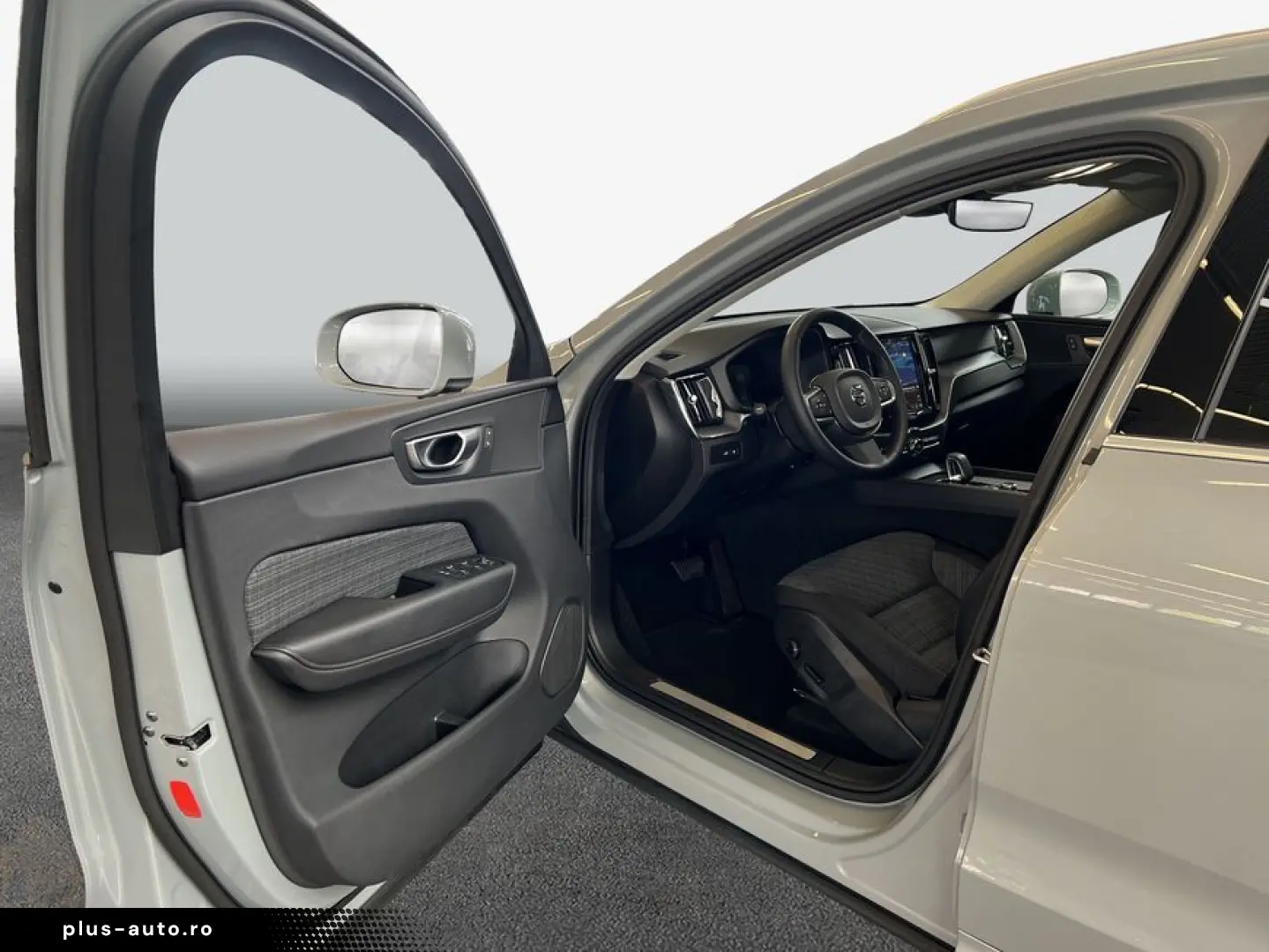 VOLVO XC60 T6 AWD Recharge Glasd Pilot BLIS Standheizu