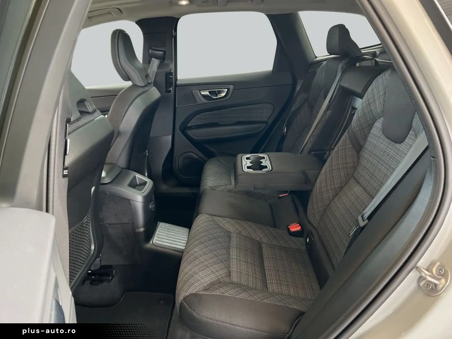 VOLVO XC60 T6 AWD Recharge Glasd Pilot BLIS Standheizu