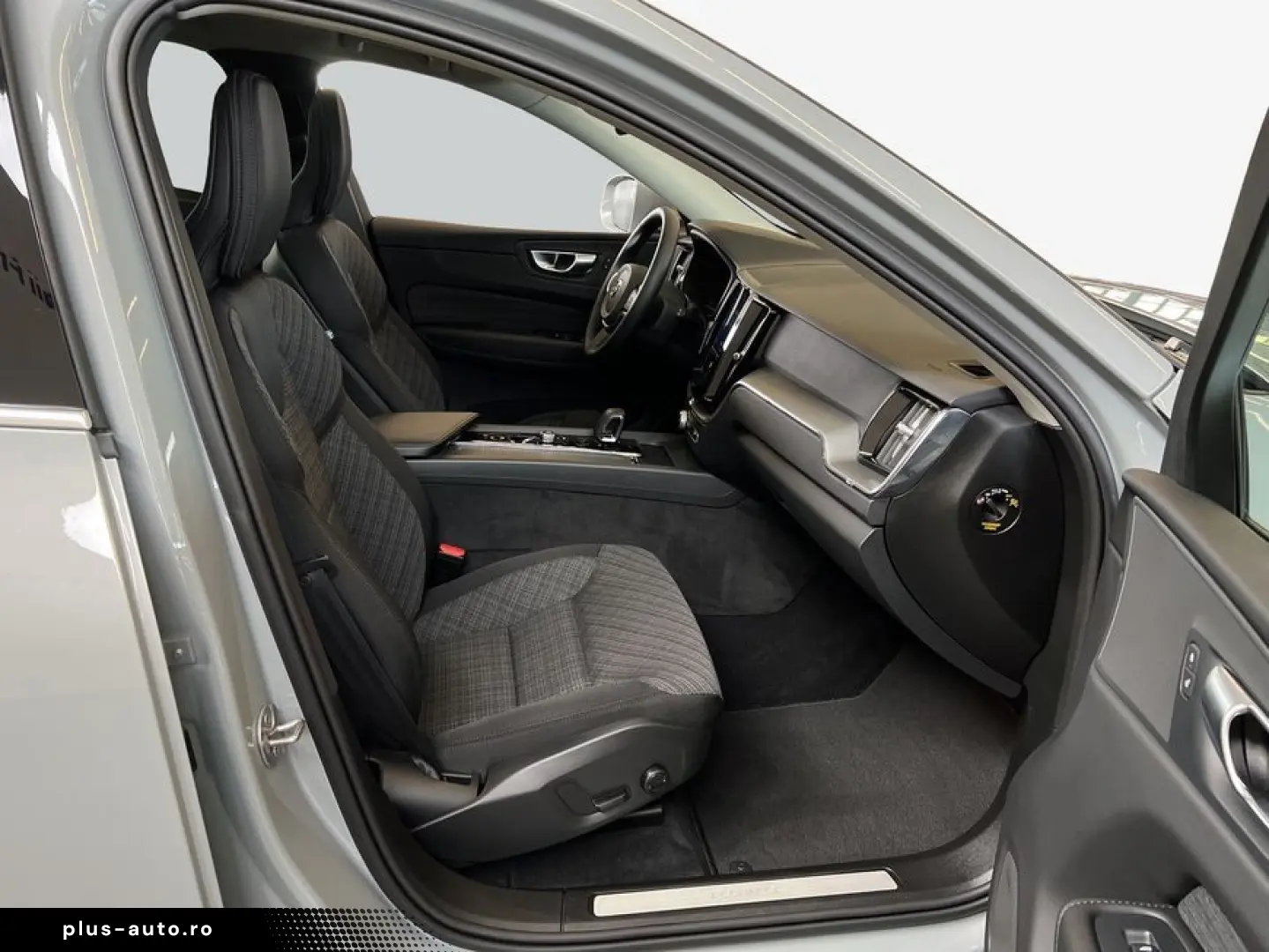 VOLVO XC60 T6 AWD Recharge Glasd Pilot BLIS Standheizu