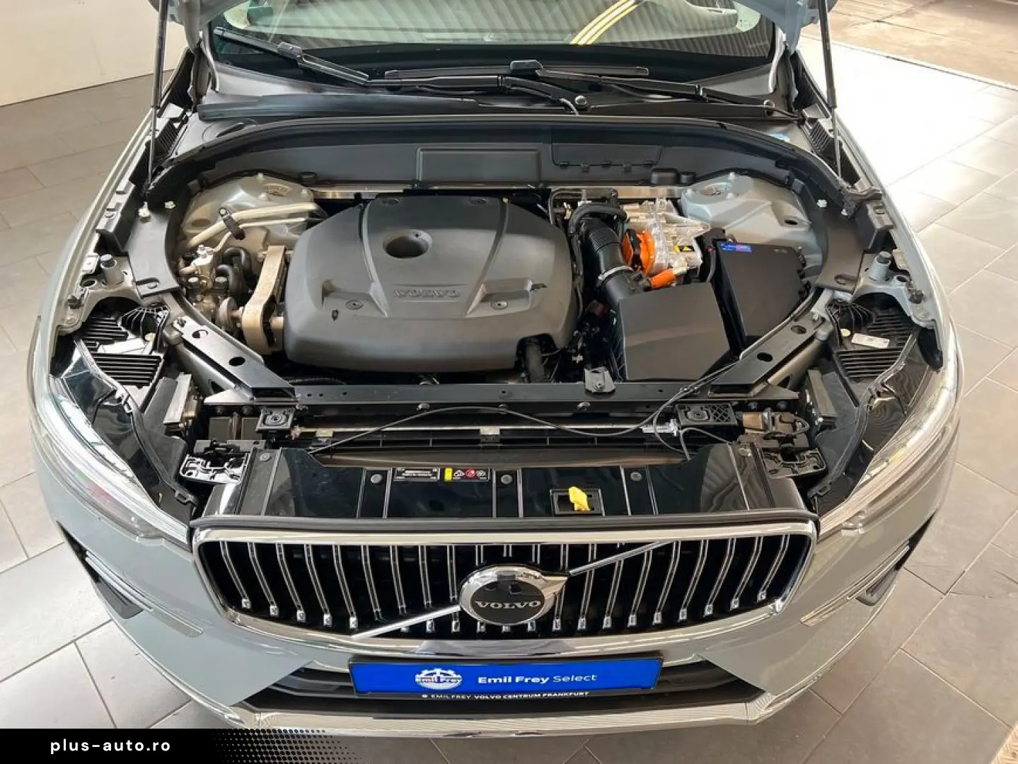 VOLVO XC60 T6 AWD Recharge Glasd Pilot BLIS Standheizu