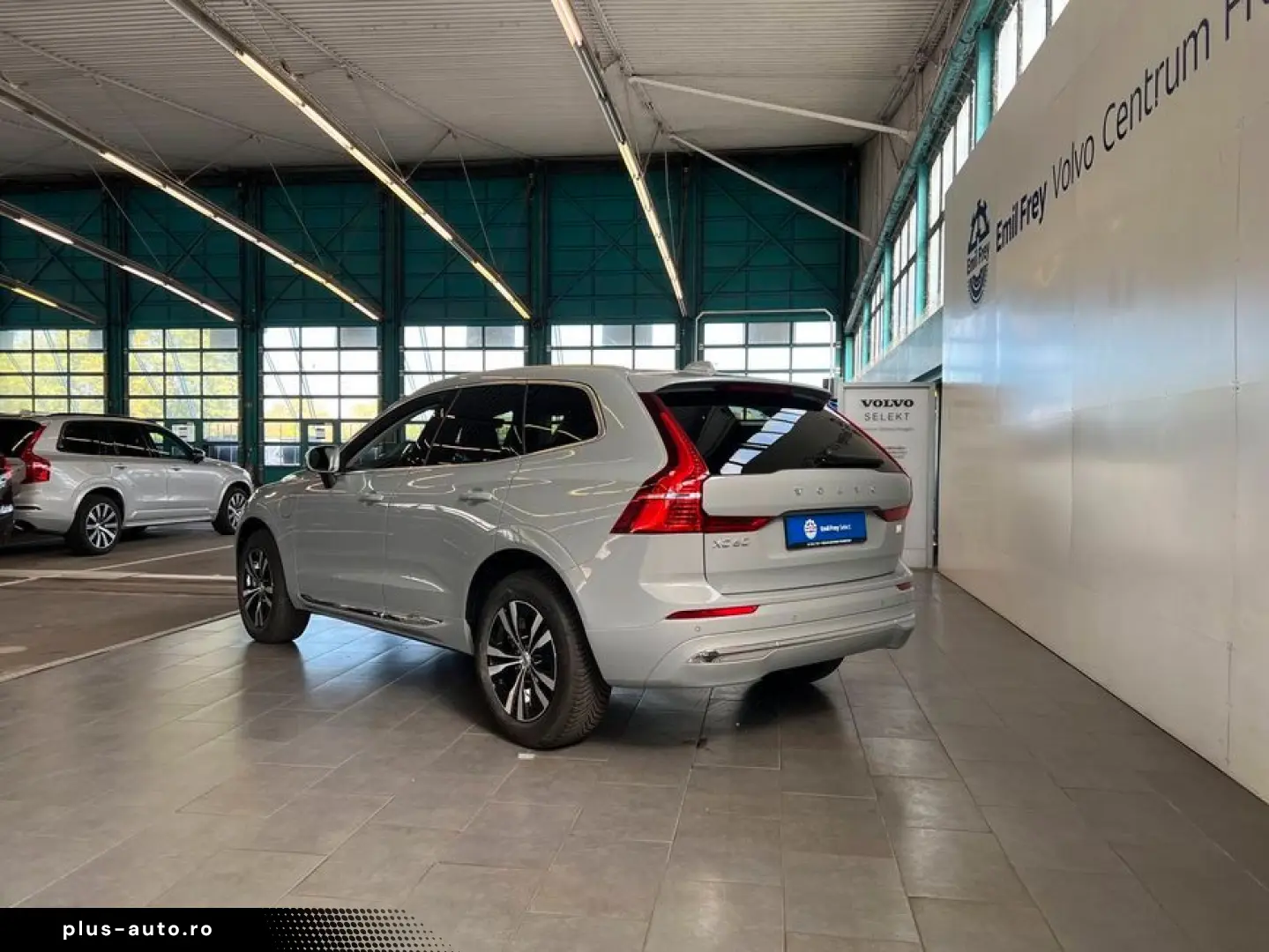 VOLVO XC60 T6 AWD Recharge Glasd Pilot BLIS Standheizu