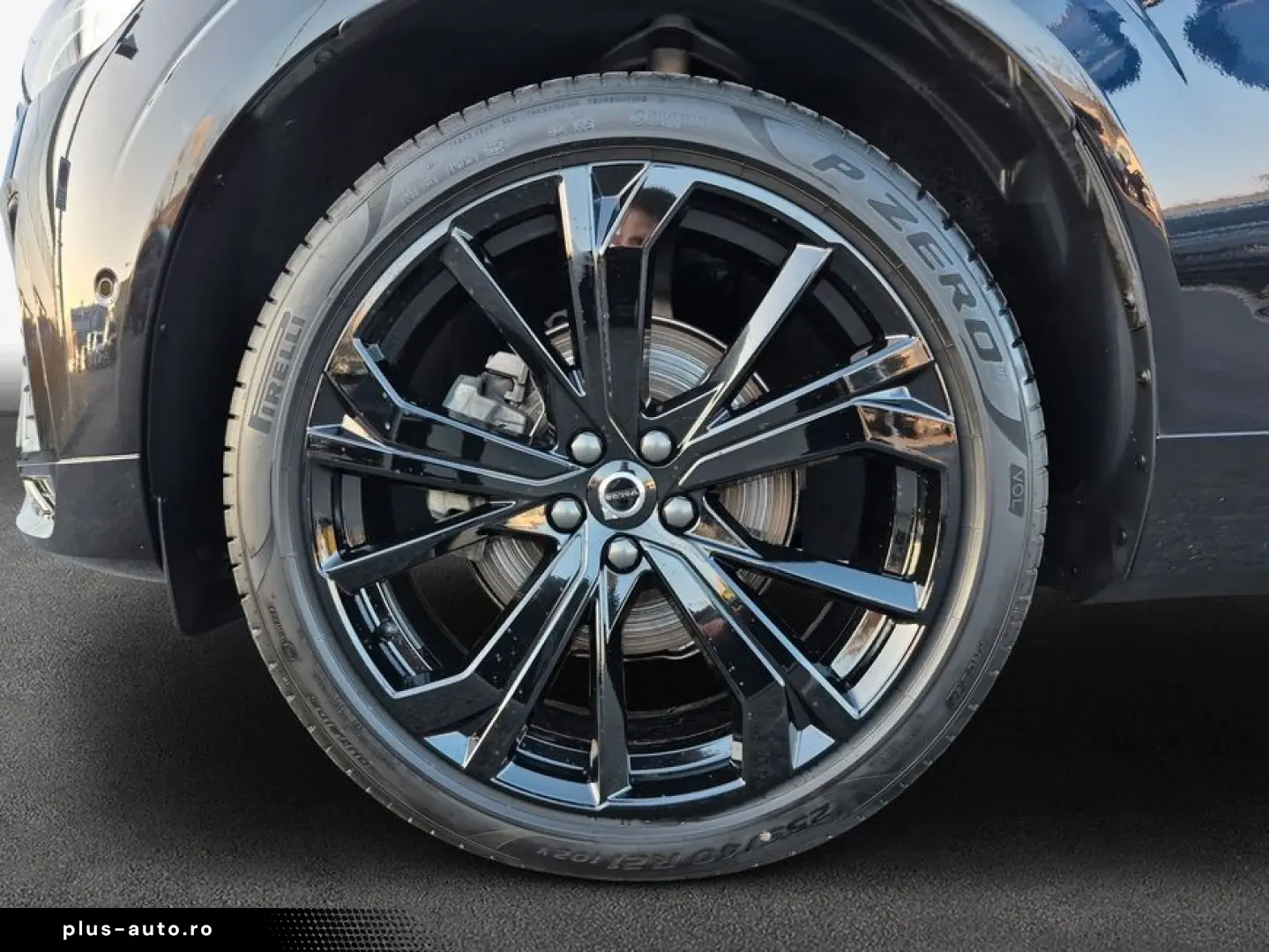 VOLVO XC60 B5 B AWD Plus Black Edition Winter-Paket