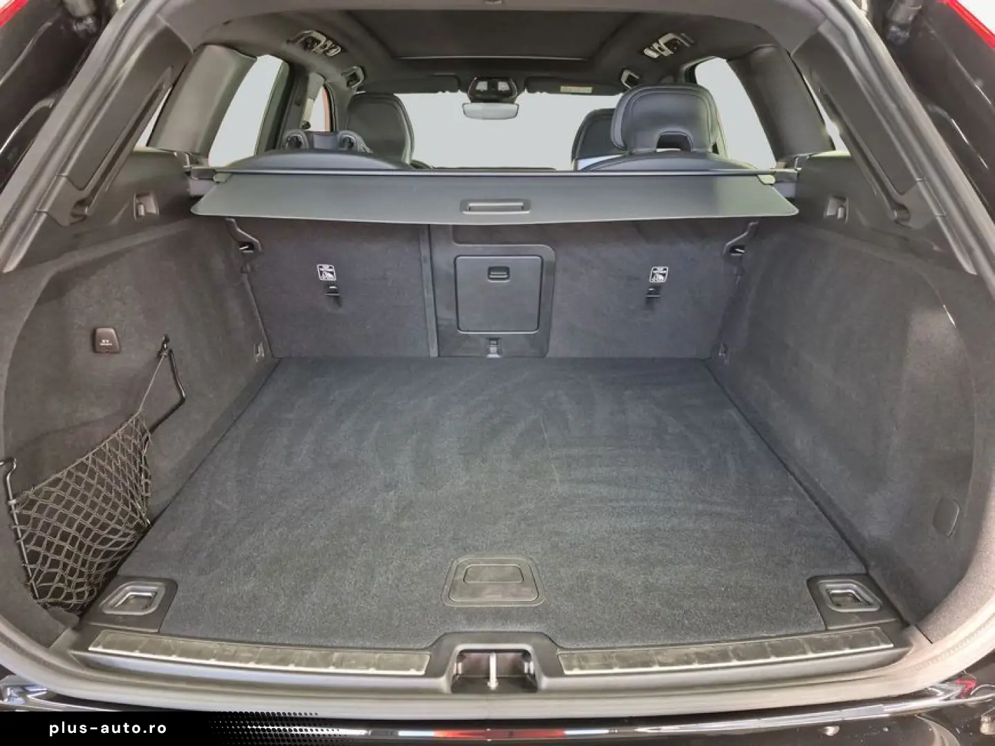 VOLVO XC60 B5 B AWD Plus Black Edition Winter-Paket
