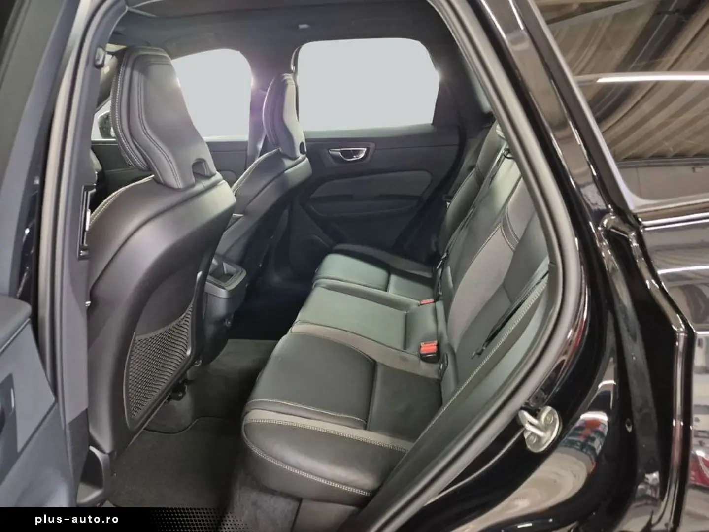 VOLVO XC60 B5 B AWD Plus Black Edition Winter-Paket