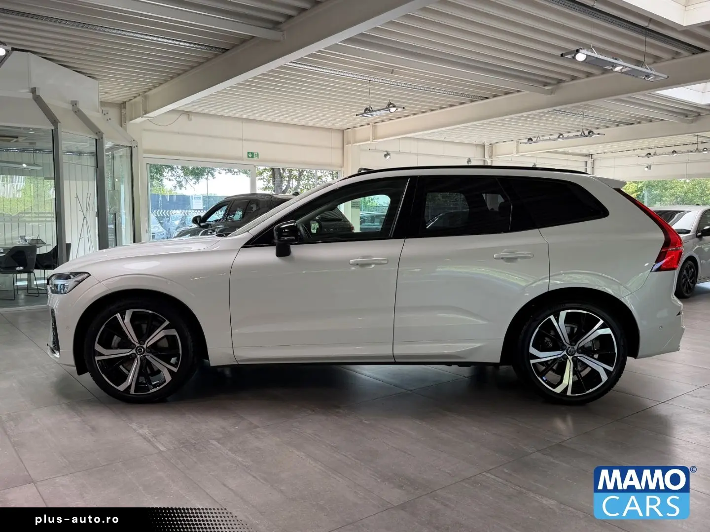 VOLVO XC60 B5 AWD Ultra Dark AHK 21'' PANO&hellip;