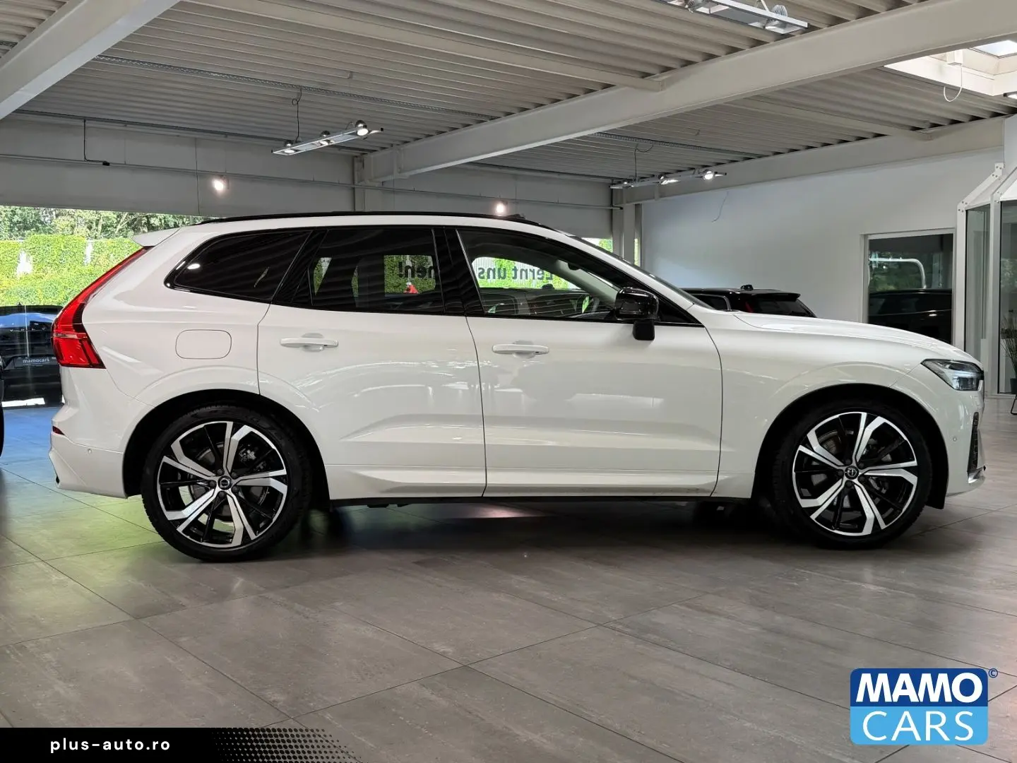 VOLVO XC60 B5 AWD Ultra Dark AHK 21'' PANO&hellip;