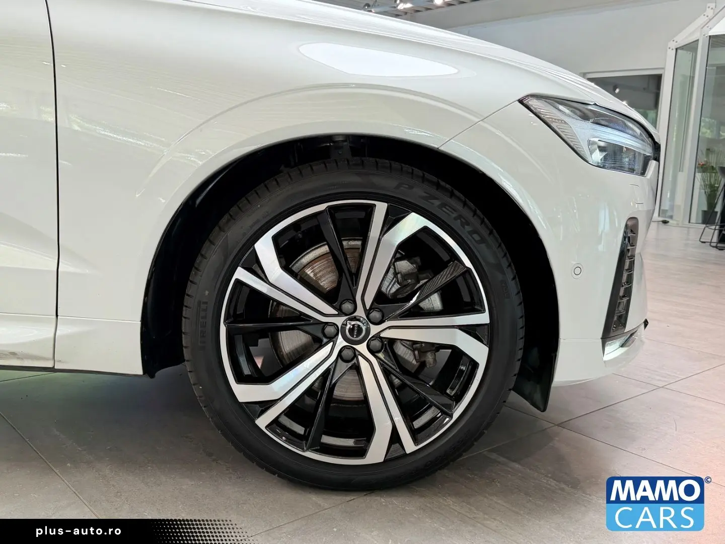 VOLVO XC60 B5 AWD Ultra Dark AHK 21'' PANO&hellip;