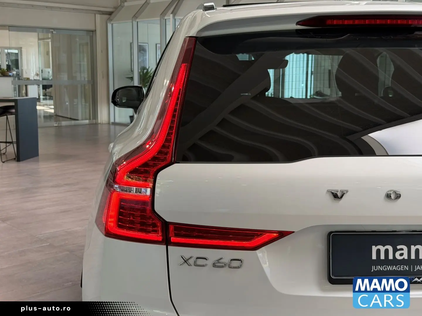 VOLVO XC60 B5 AWD Ultra Dark AHK 21'' PANO&hellip;