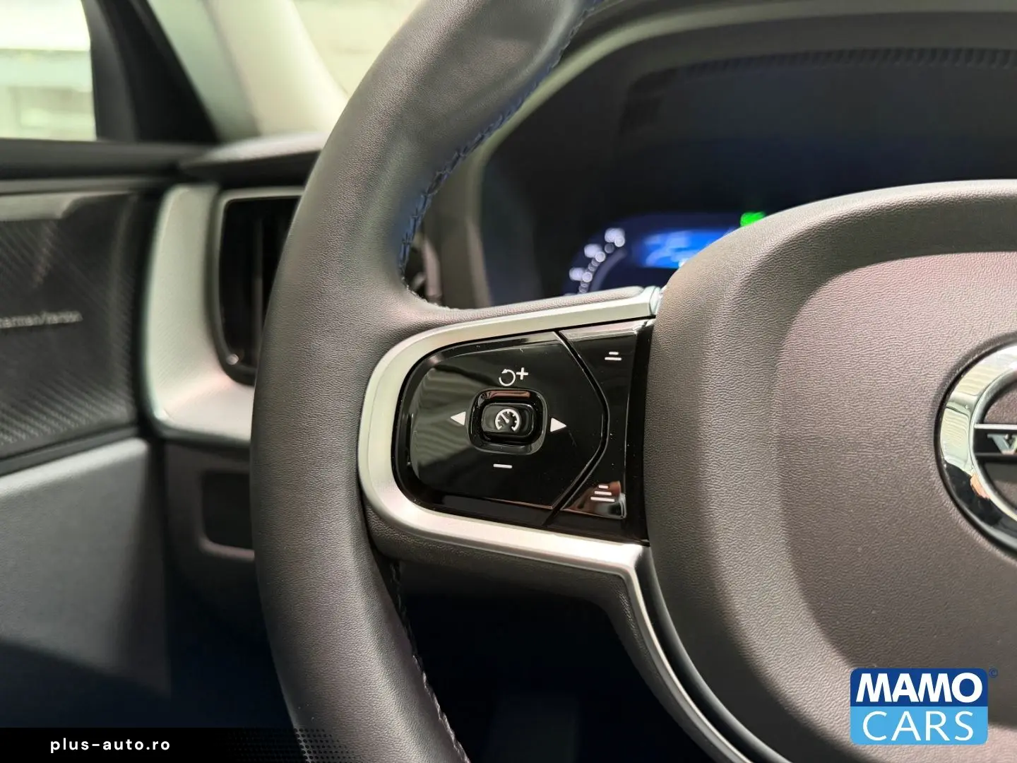 VOLVO XC60 B5 AWD Ultra Dark AHK 21'' PANO&hellip;