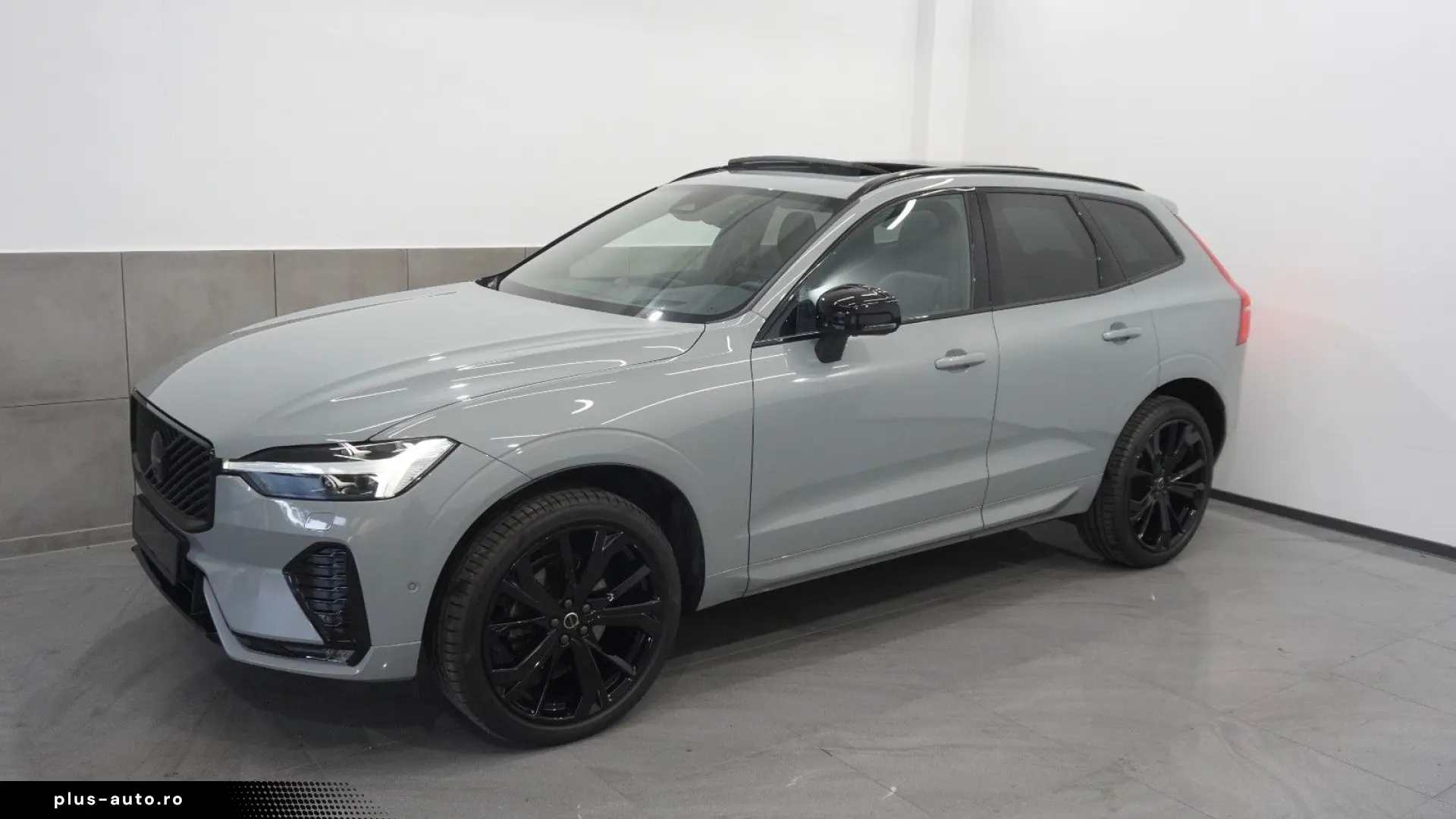 VOLVO XC60 Ultra Black Edition NewMod Pano Massage B&W