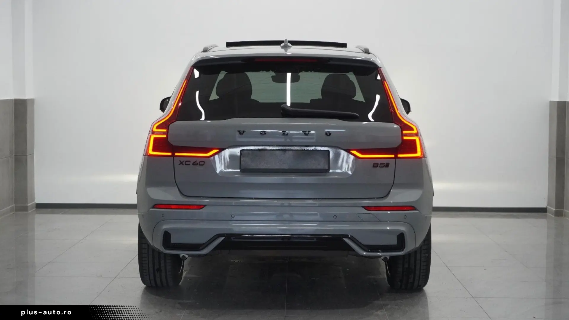 VOLVO XC60 Ultra Black Edition NewMod Pano Massage B&W