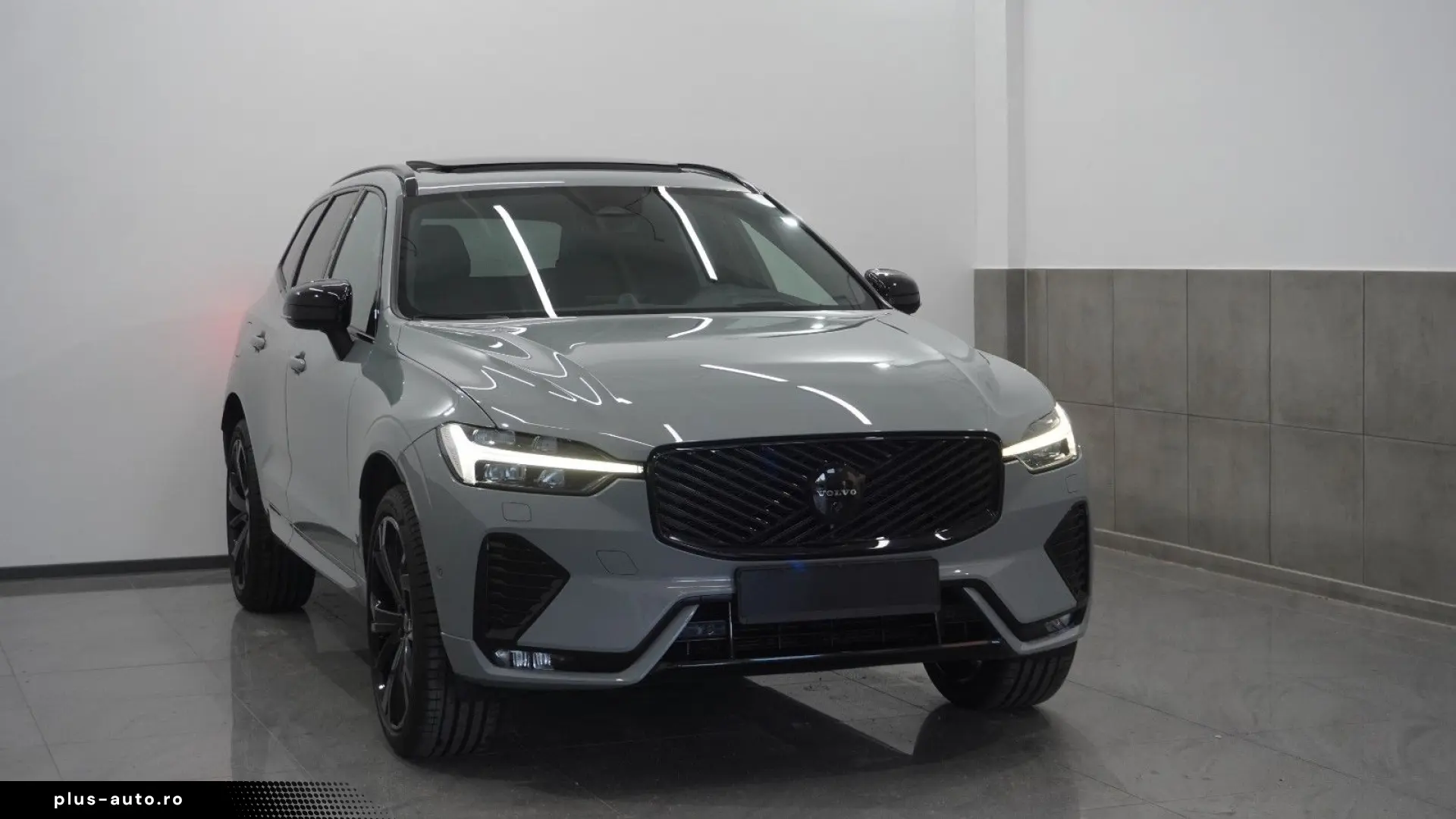 VOLVO XC60 Ultra Black Edition NewMod Pano Massage B&W