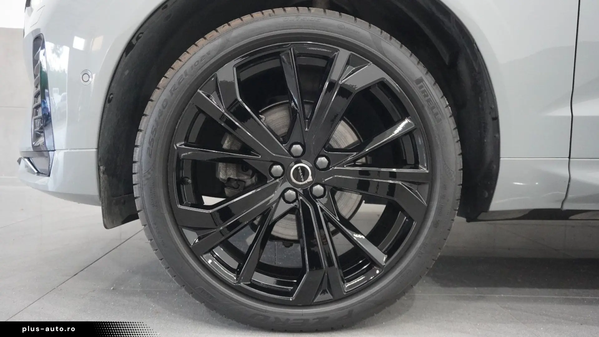 VOLVO XC60 Ultra Black Edition NewMod Pano Massage B&W