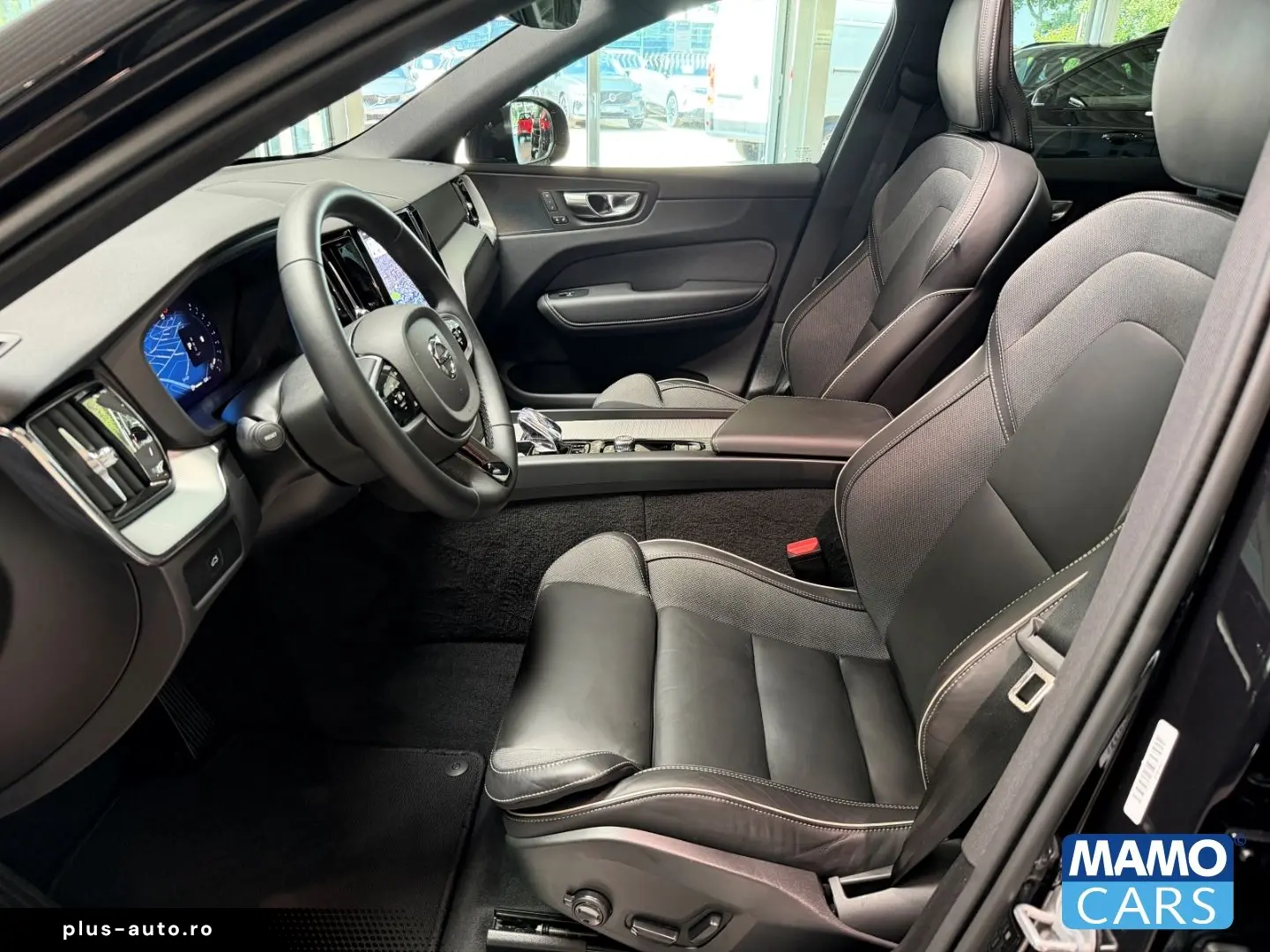VOLVO XC60 B5 AWD Plus Black Editi. BLIS PANO 360  HUD