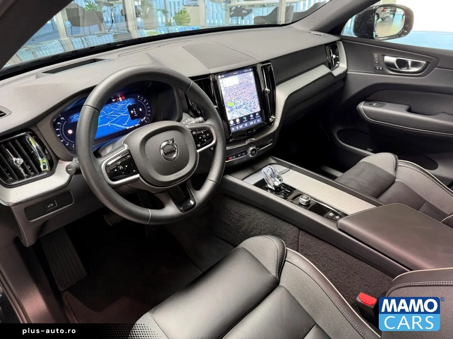 VOLVO XC60 B5 AWD Plus Black Editi. BLIS PANO 360  HUD