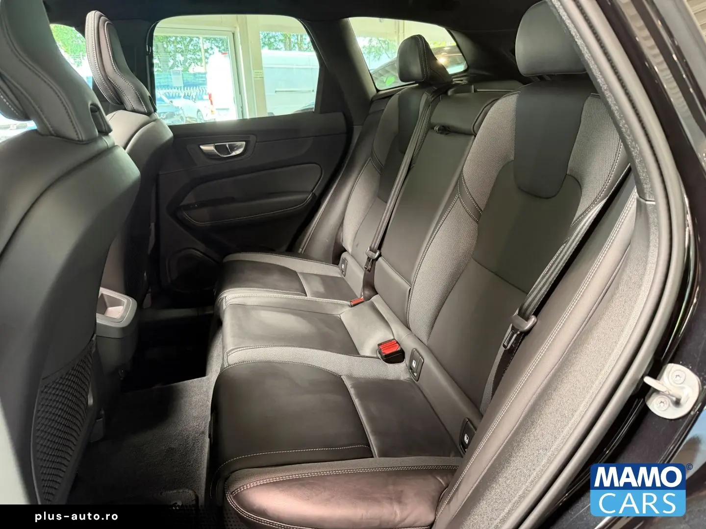 VOLVO XC60 B5 AWD Plus Black Editi. BLIS PANO 360  HUD
