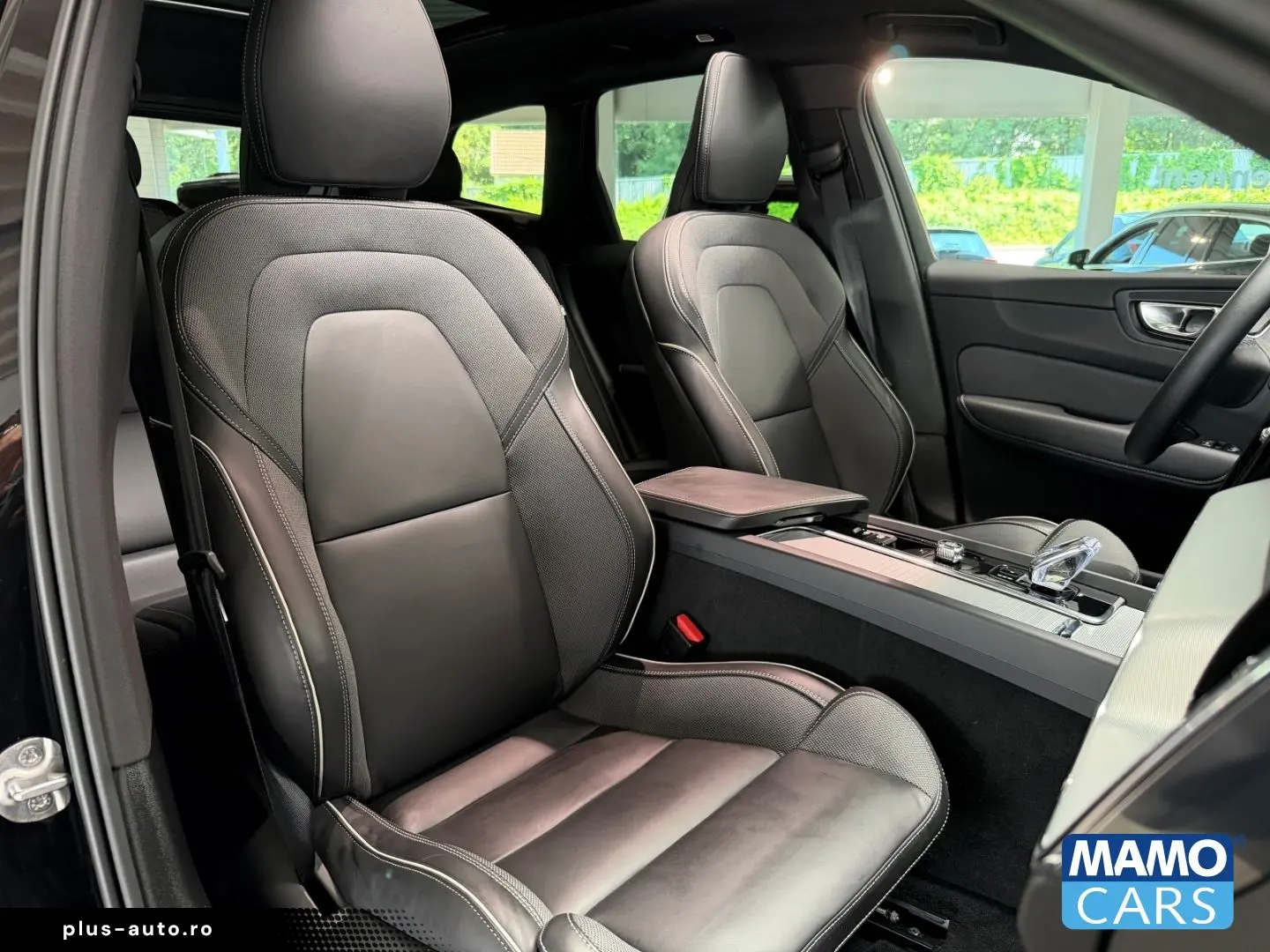 VOLVO XC60 B5 AWD Plus Black Editi. BLIS PANO 360  HUD