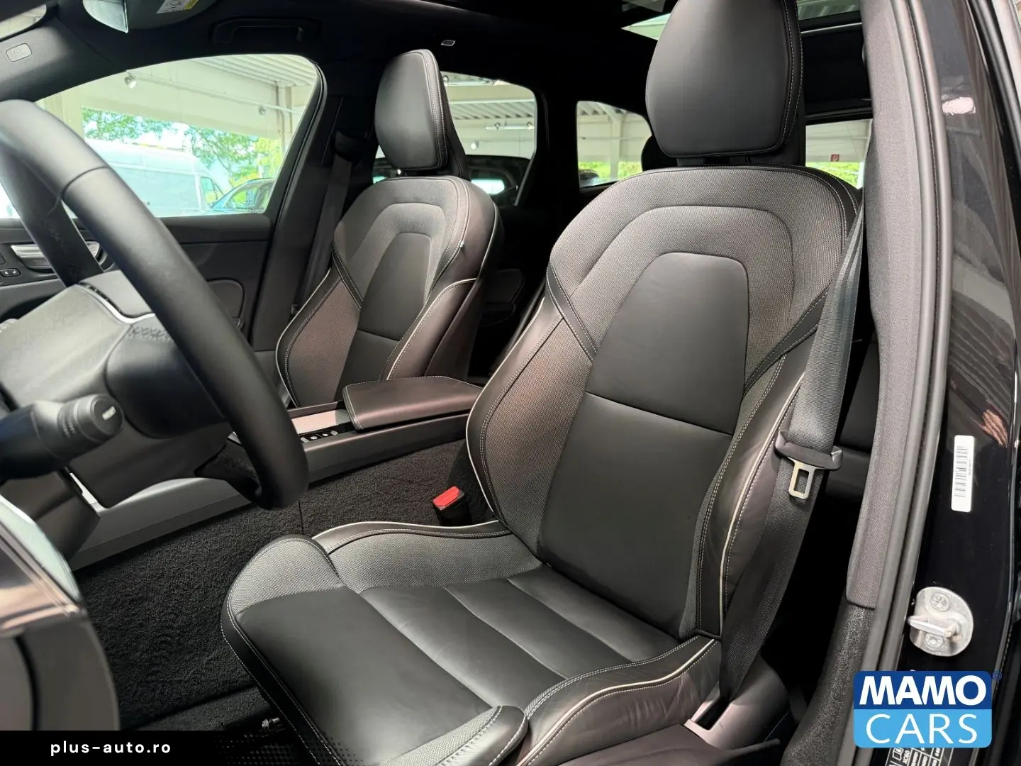 VOLVO XC60 B5 AWD Plus Black Editi. BLIS PANO 360  HUD