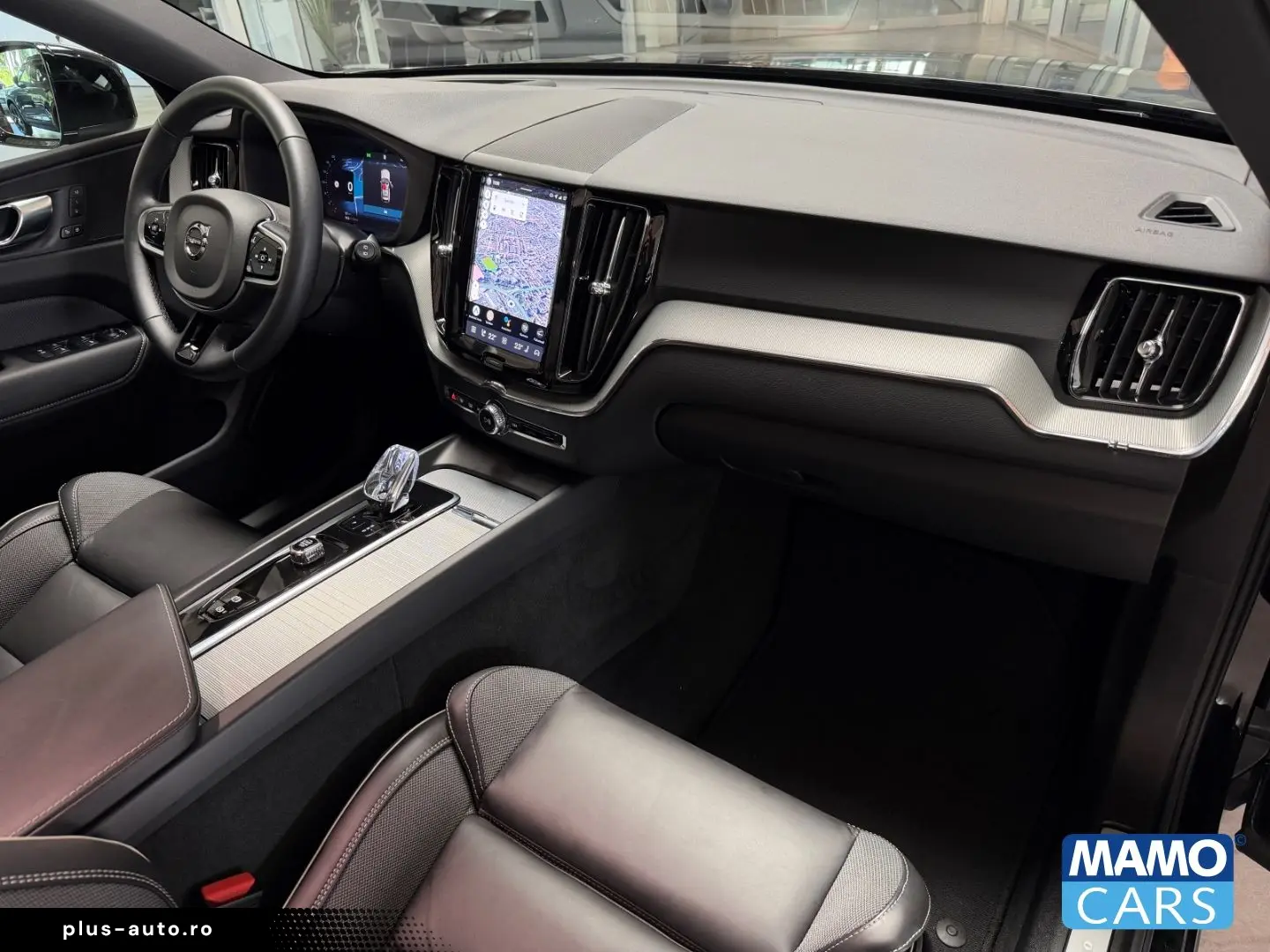 VOLVO XC60 B5 AWD Plus Black Editi. BLIS PANO 360  HUD