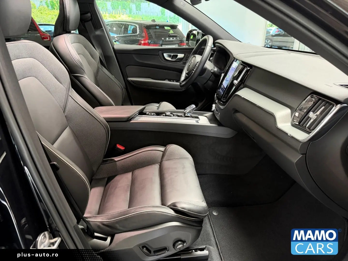 VOLVO XC60 B5 AWD Plus Black Editi. BLIS PANO 360  HUD