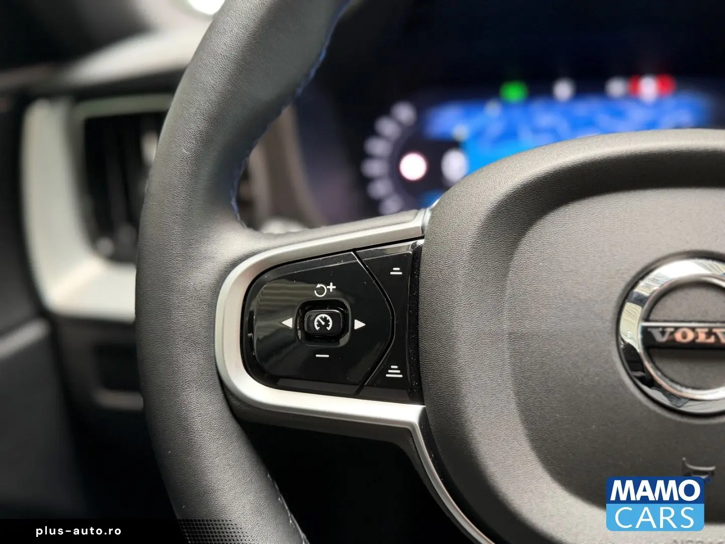 VOLVO XC60 B5 AWD Plus Black Editi. BLIS PANO 360  HUD