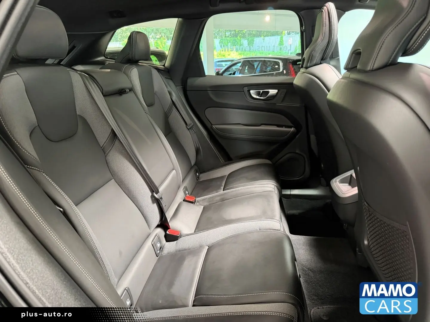 VOLVO XC60 B5 AWD Plus Black Editi. BLIS PANO 360  HUD