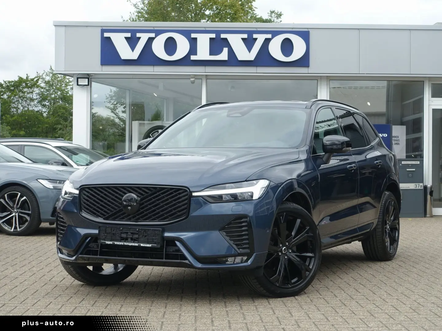 VOLVO XC60 Black Edition Plus B5 AWD HUD PANO AHK 360