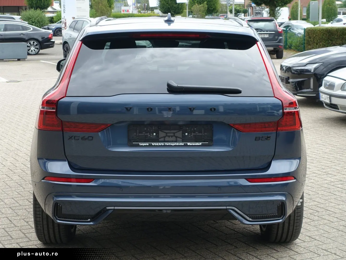 VOLVO XC60 Black Edition Plus B5 AWD HUD PANO AHK 360
